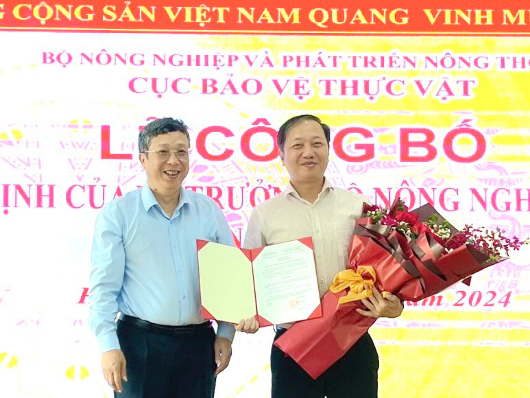 Công bố Quyết định bổ nhiệm Ông Nguyễn Quang Hiếu giữ chức Phó Cục trưởng Cục Bảo vệ thực vật